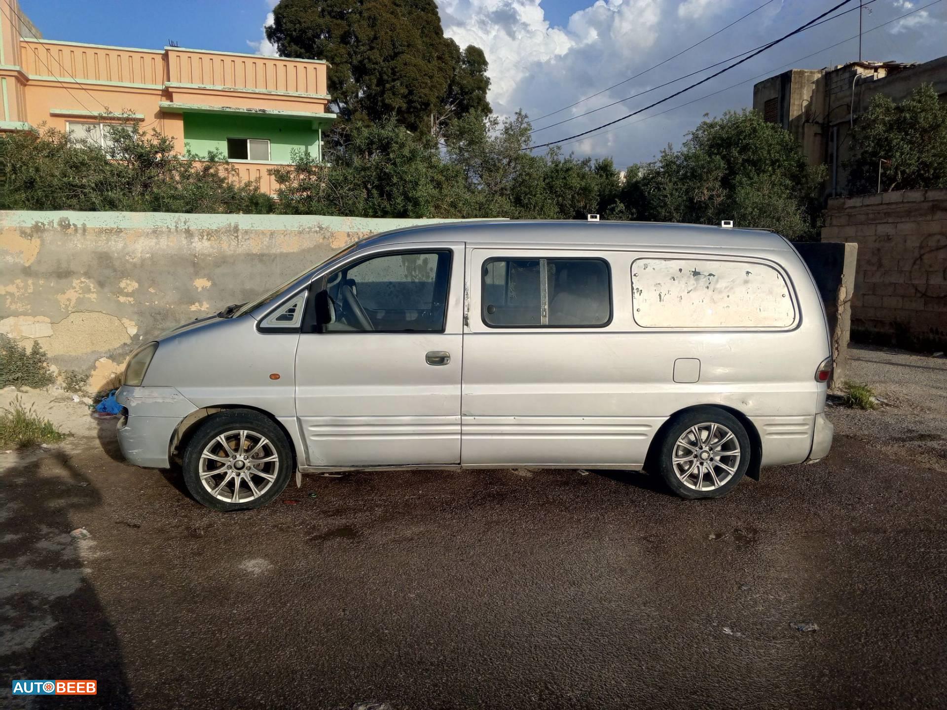 ميني باص هيونداي 2004