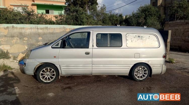 ميني باص هيونداي 2004