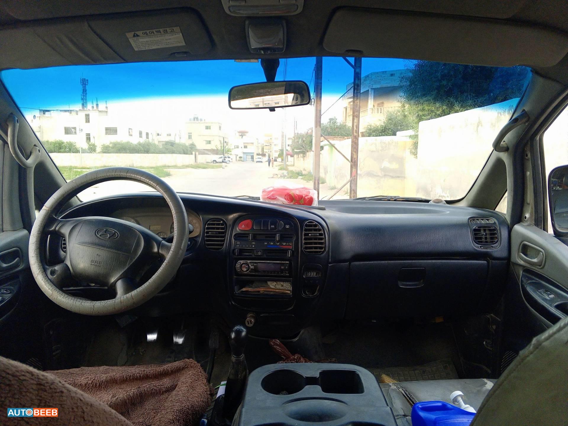 ميني باص هيونداي 2004