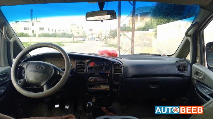 ميني باص هيونداي 2004