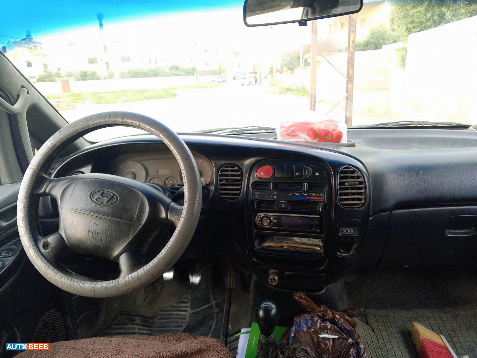 ميني باص هيونداي 2004