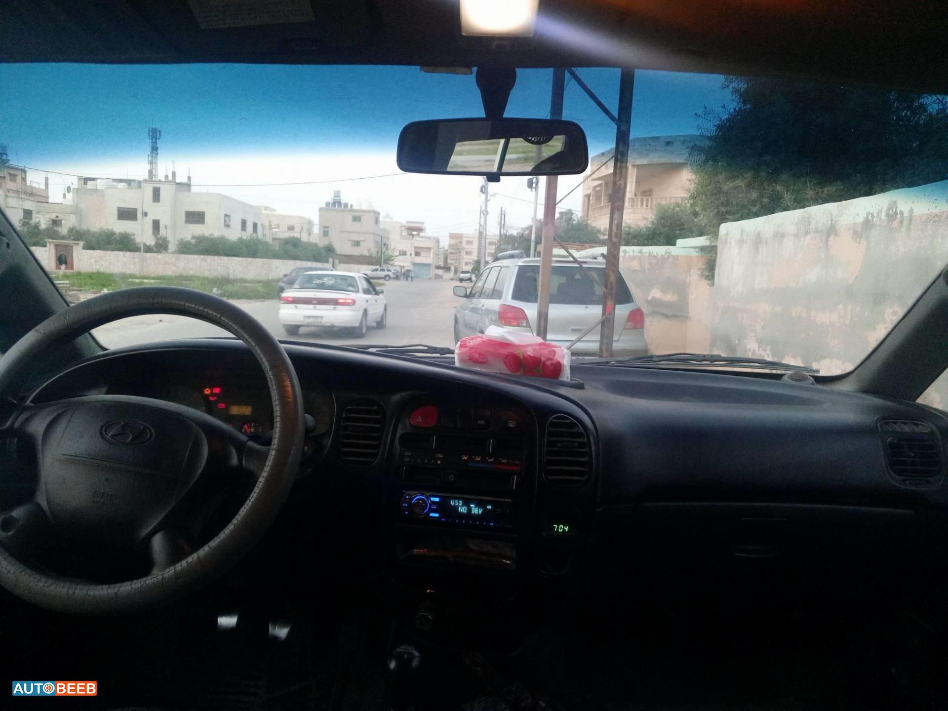 ميني باص هيونداي 2004