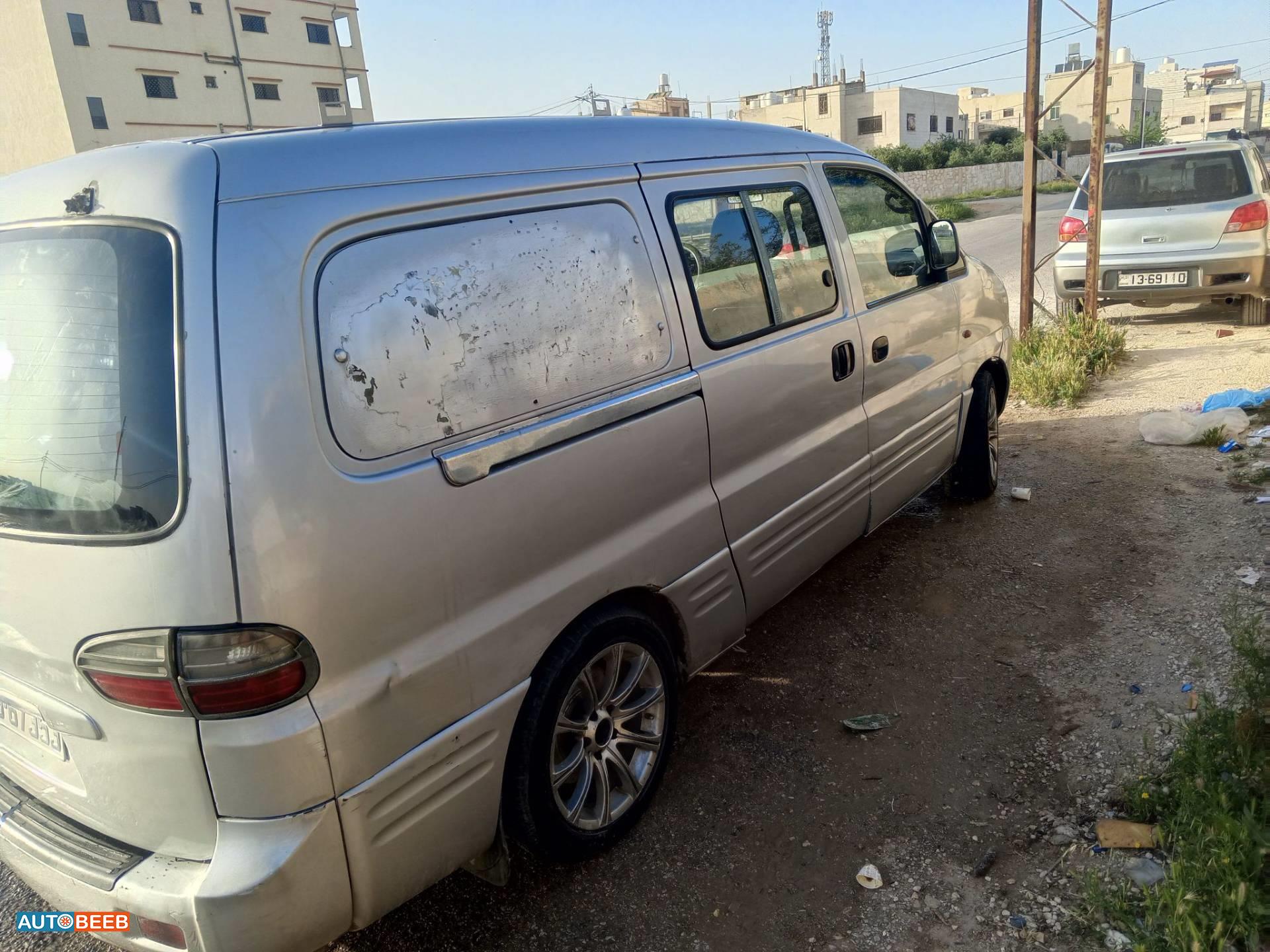 ميني باص هيونداي 2004