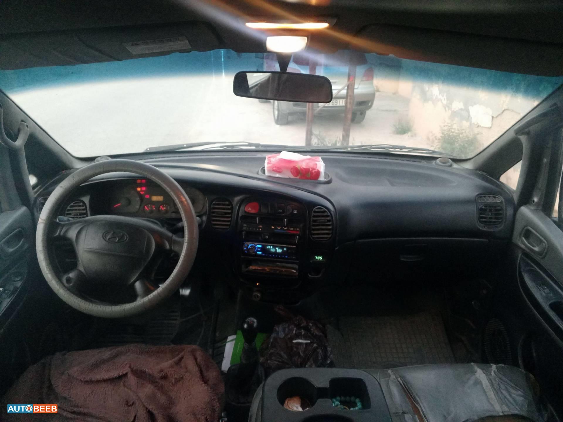 ميني باص هيونداي 2004