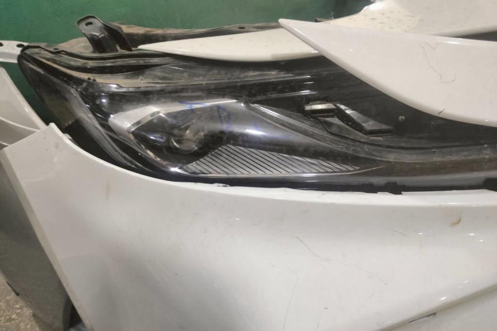 ضوء امامي يمين تويوتا كامري 2025 2026