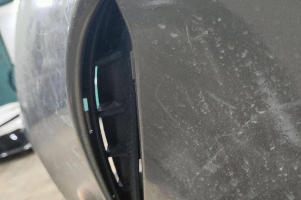 تسكيرة طمبون امامي يمين تويوتا فنزا 2020 2021 2022