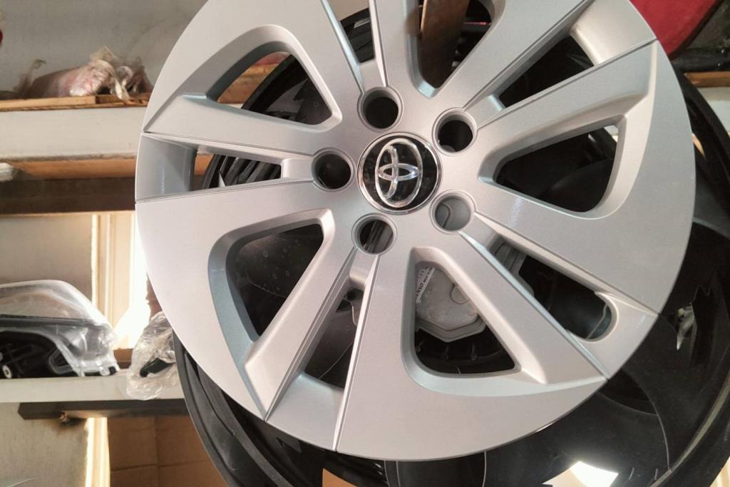 Wheel and Rims Wheel Covers  Toyota Prius