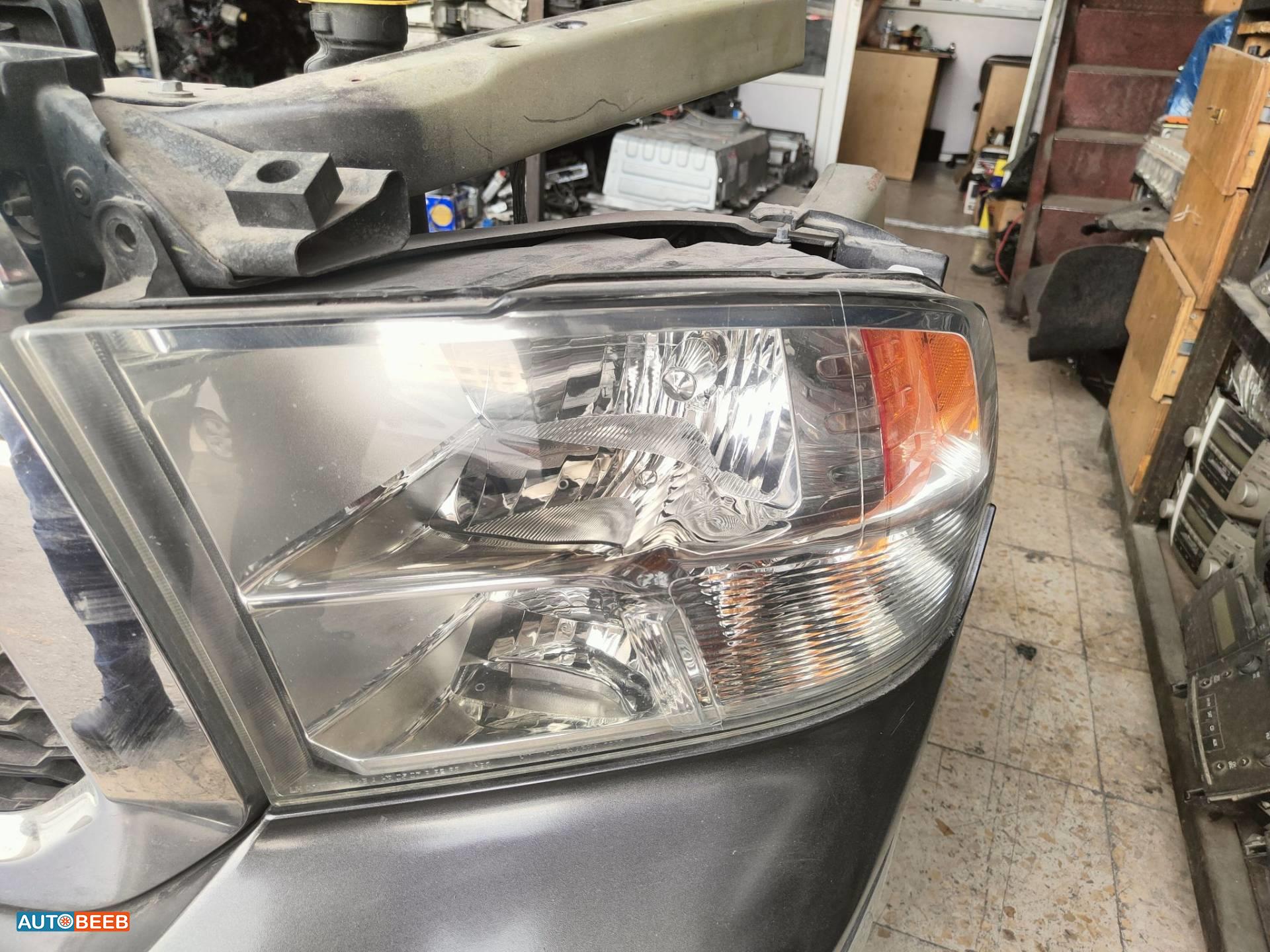 ضوء امامي شمال دودج رام 2014 2015 2016