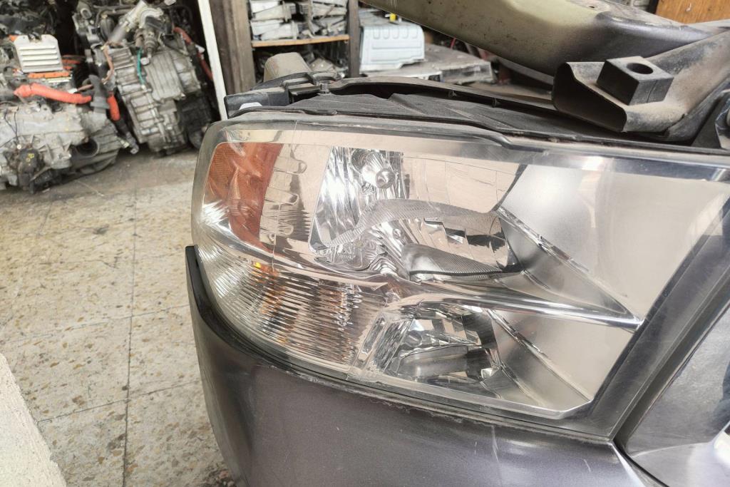 ضوء امامي يمين دودج رام 2014 2015 2016