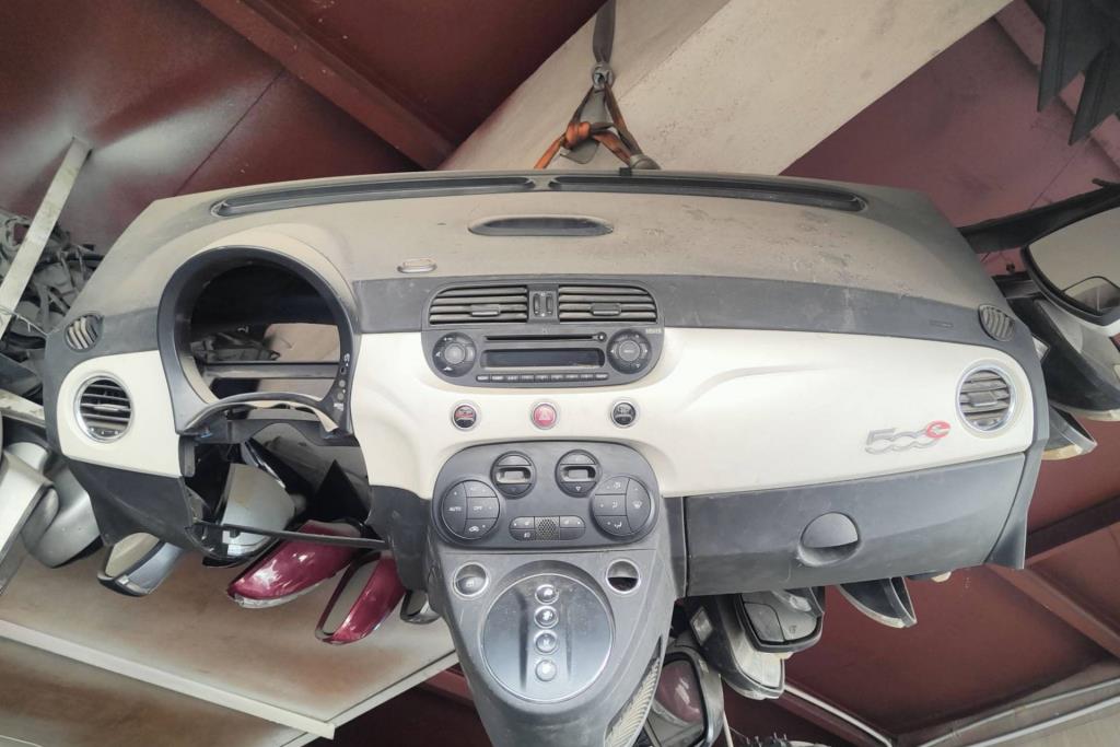 تابلوه فيات 500 2015 2016 2017