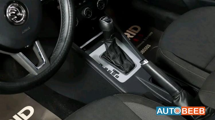 سكودا اوكتافيا 2020