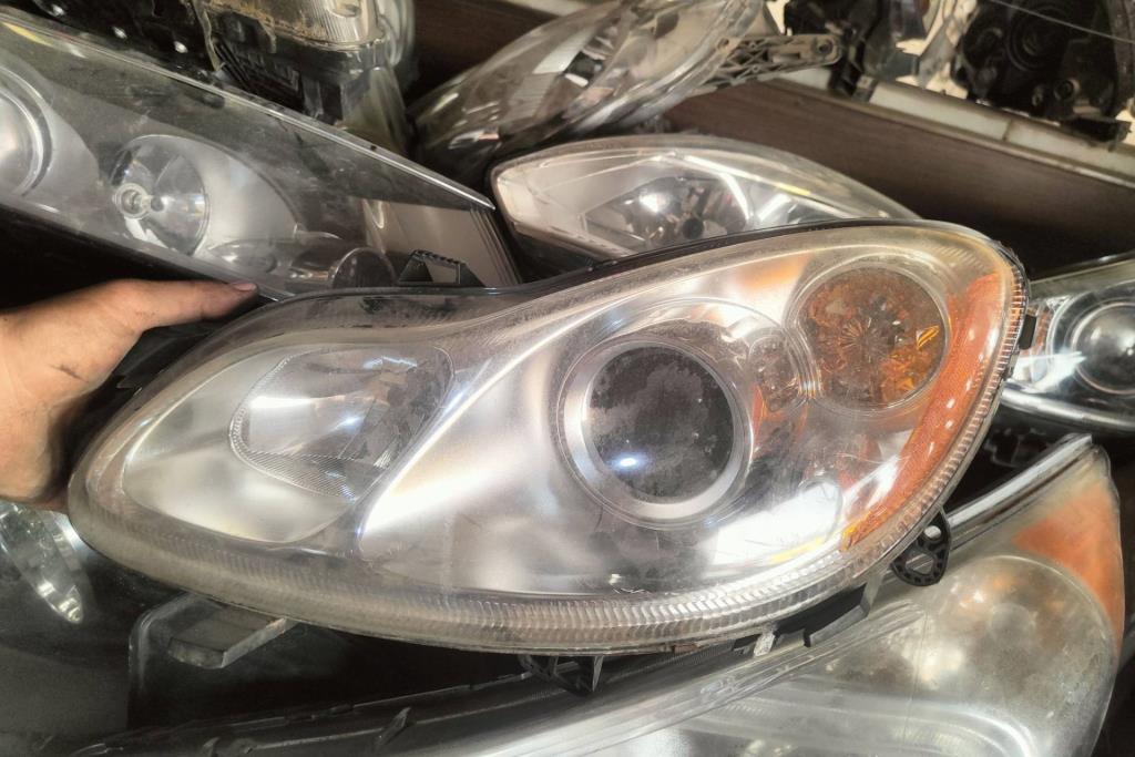 ضوء امامي يمين شمال سمارت eq 2013 2014