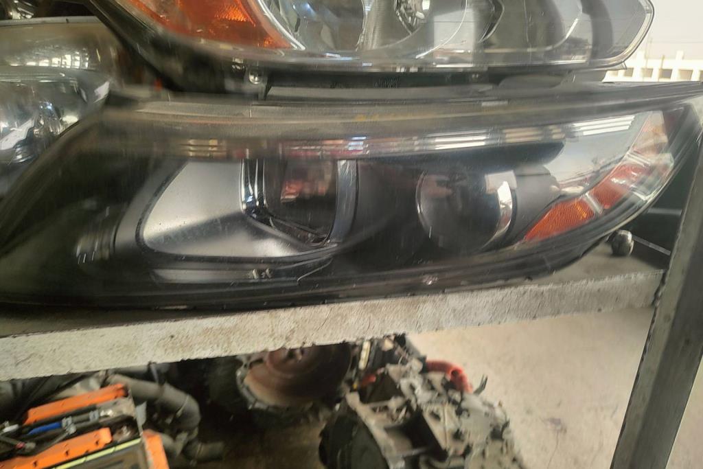 ضوء امامي يمين شمال كيا اوبتيما 2014 2015 2016