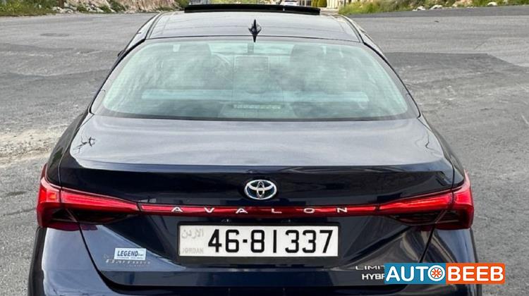 تويوتا افالون 2019