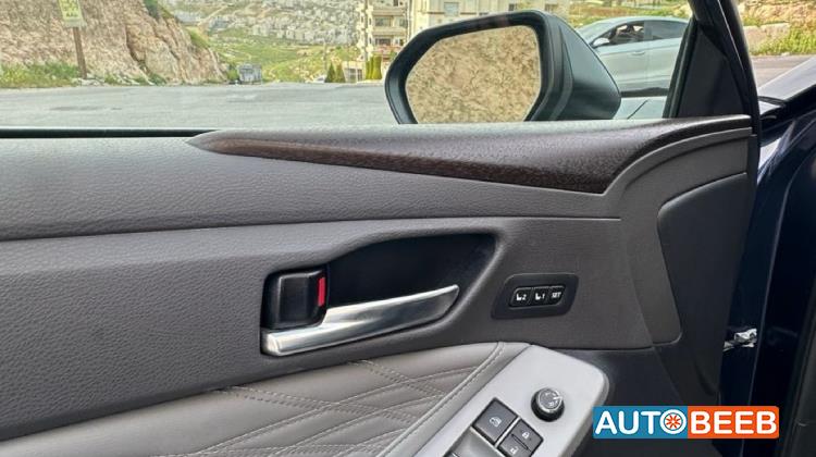 تويوتا افالون 2019