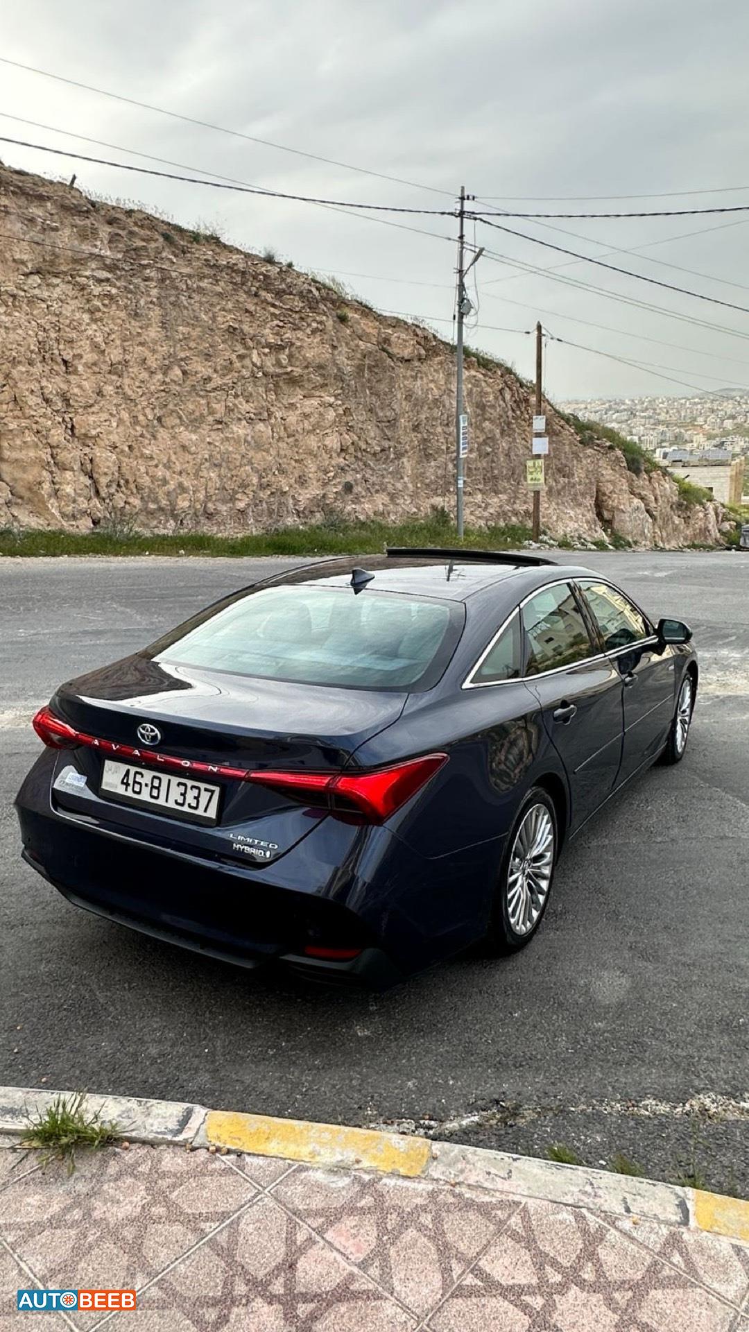 تويوتا افالون 2019