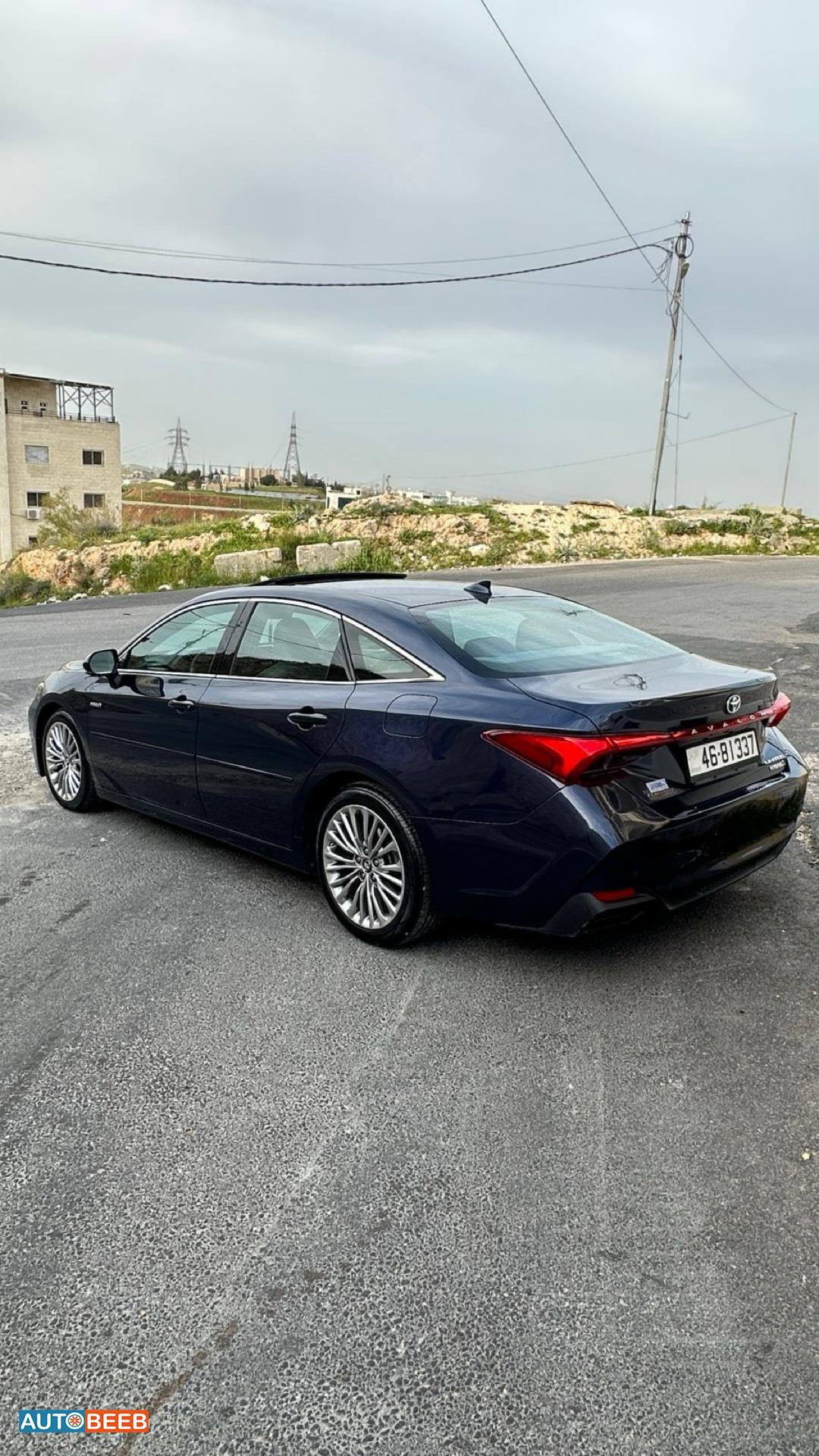 تويوتا افالون 2019