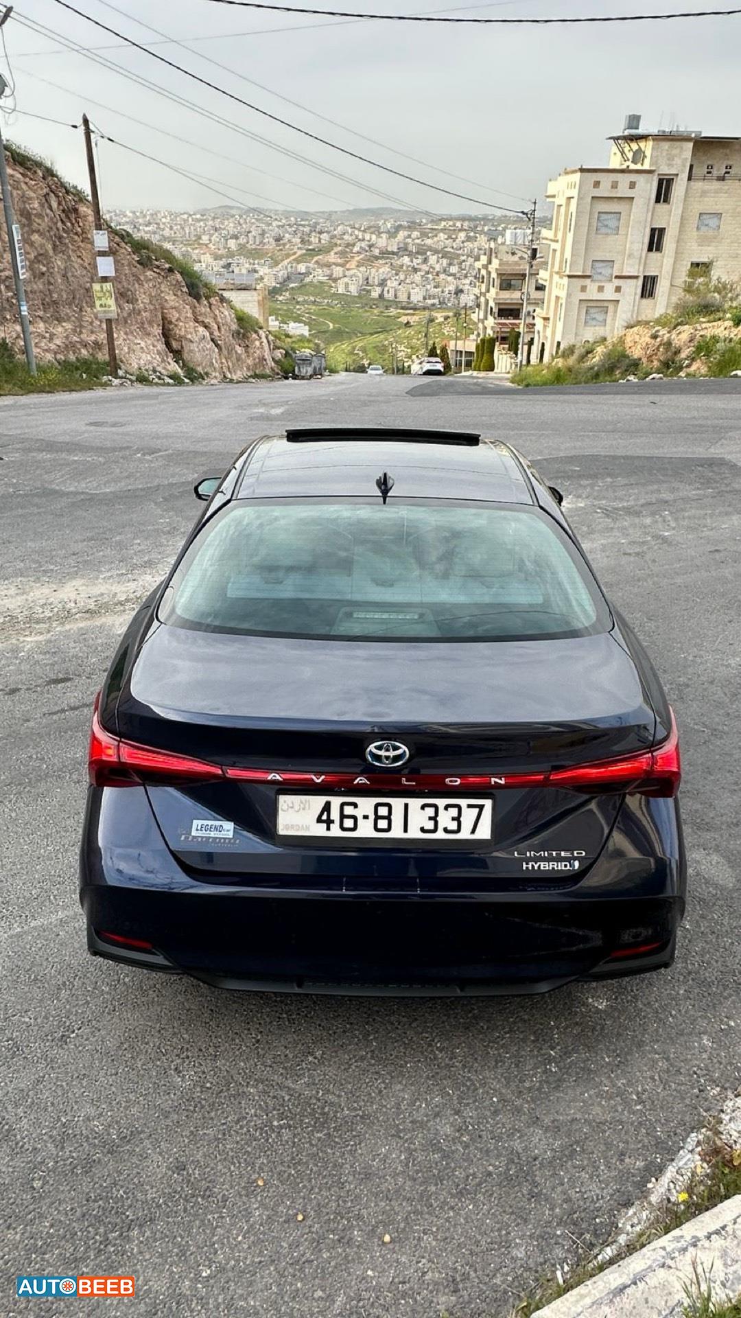 تويوتا افالون 2019