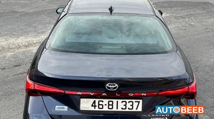 تويوتا افالون 2019