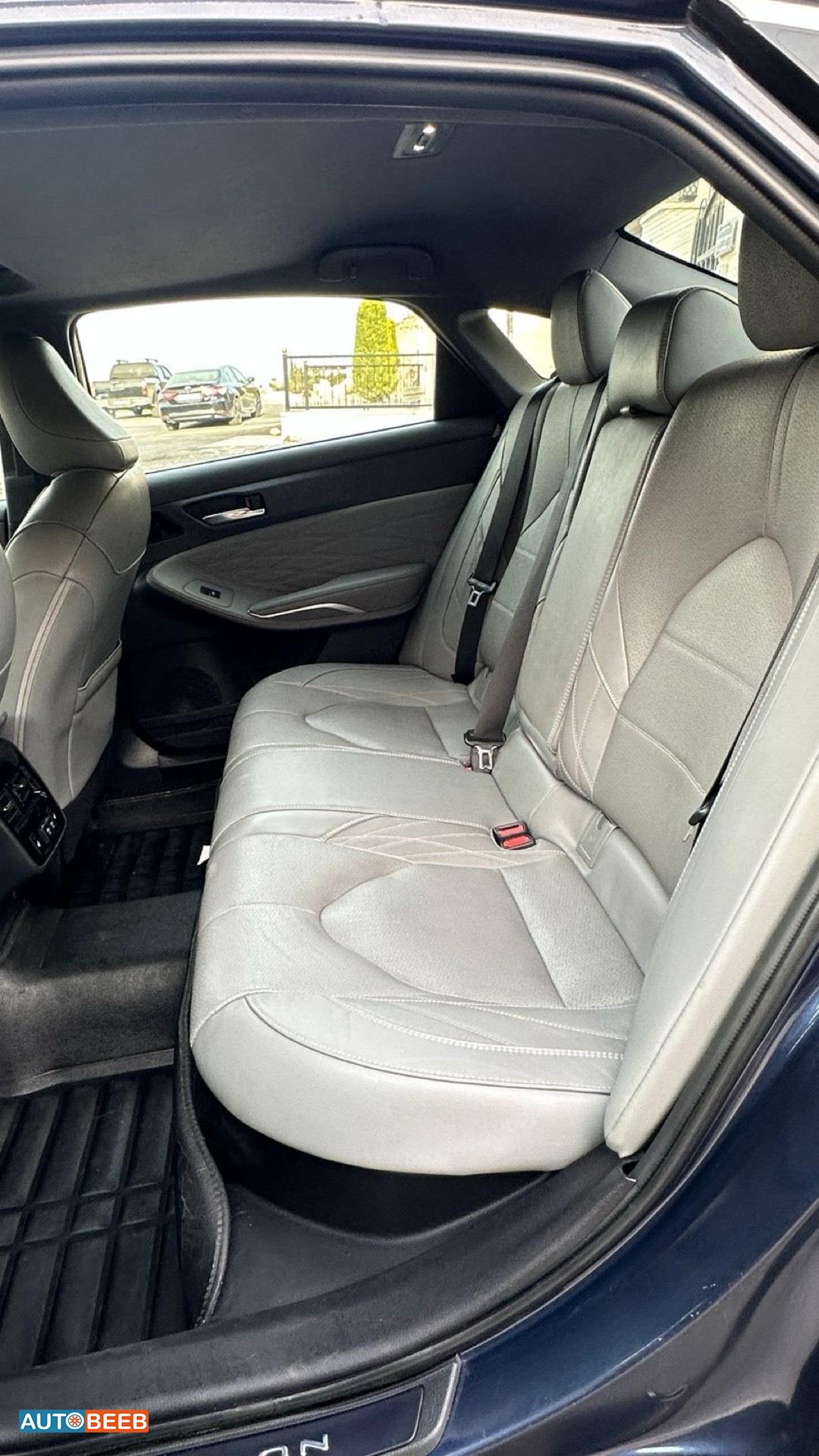 تويوتا افالون 2019