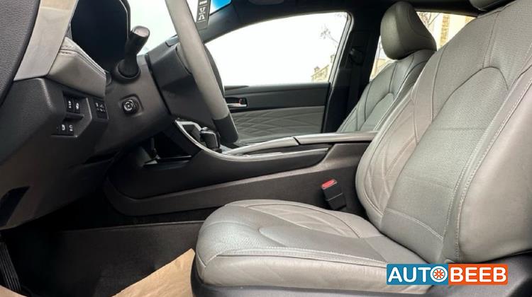 تويوتا افالون 2019