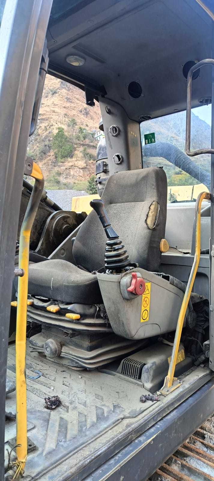 حفارة فولفو 2016