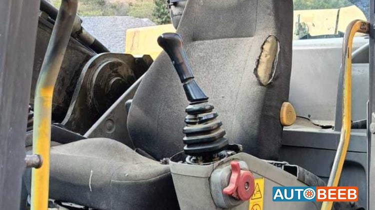 حفارة فولفو 2016