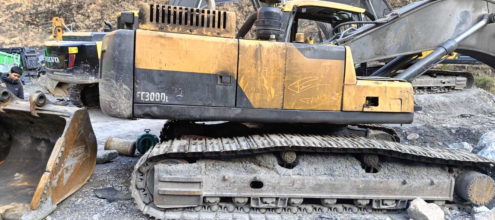 حفارة فولفو 2016