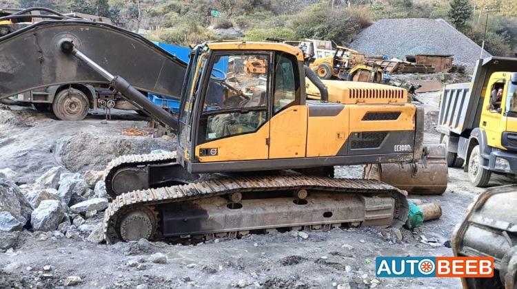 حفارة فولفو 2016