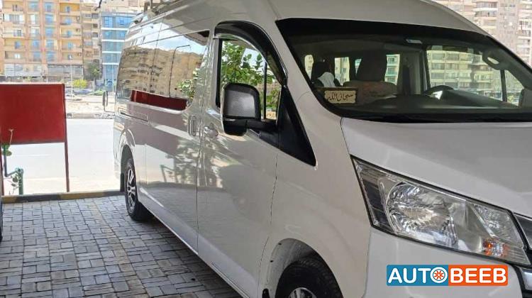 Minibus Toyota 2023