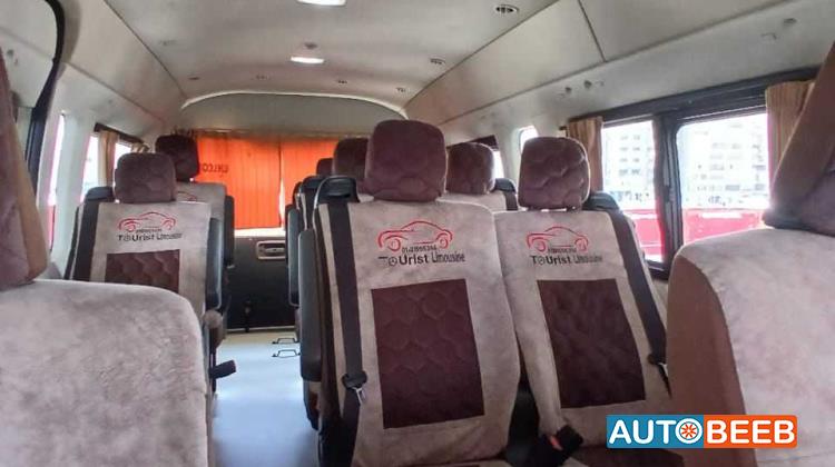 Minibus Toyota 2023