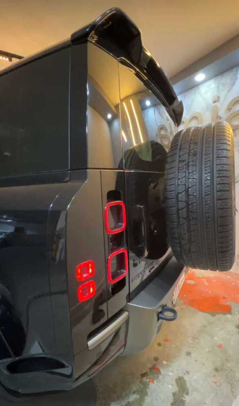 Land Rover Defender 2020