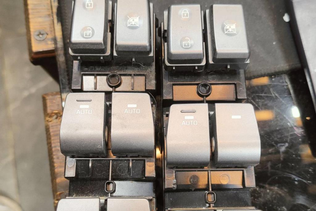 Cabin  Control buttons Hyundai Ioniq