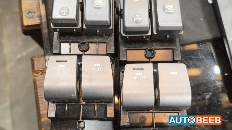 Cabin  Control buttons Hyundai Ioniq