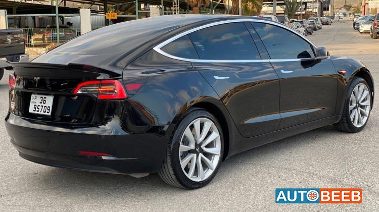 Tesla 3 2018