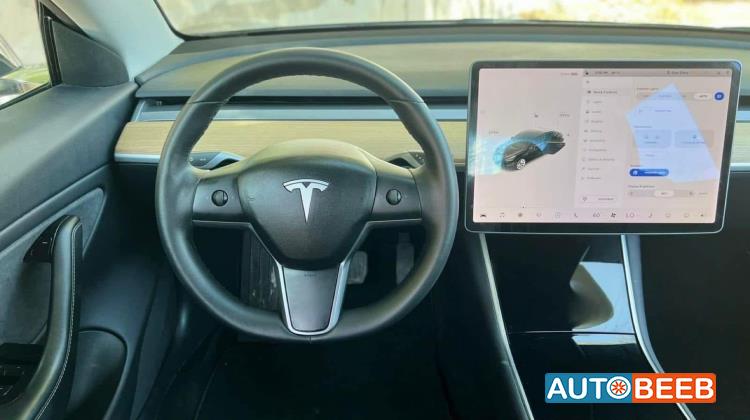 Tesla 3 2018