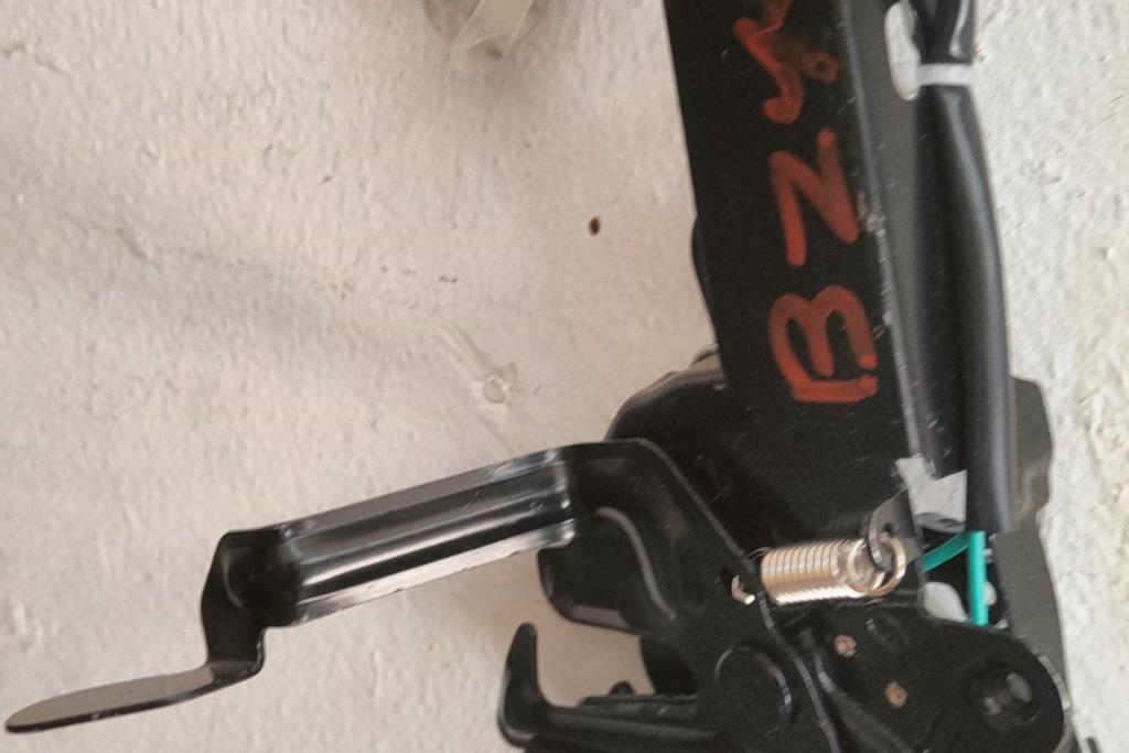 زرفيل غطاء محرك تويوتا bz4x 2023 2024