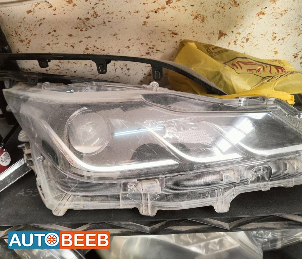 ضوء امامي يمين شمال تويوتا كورولا 2019 2020