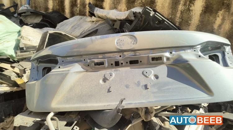 غطاء خلفي تويوتا كورولا أمريكي 2020 2021