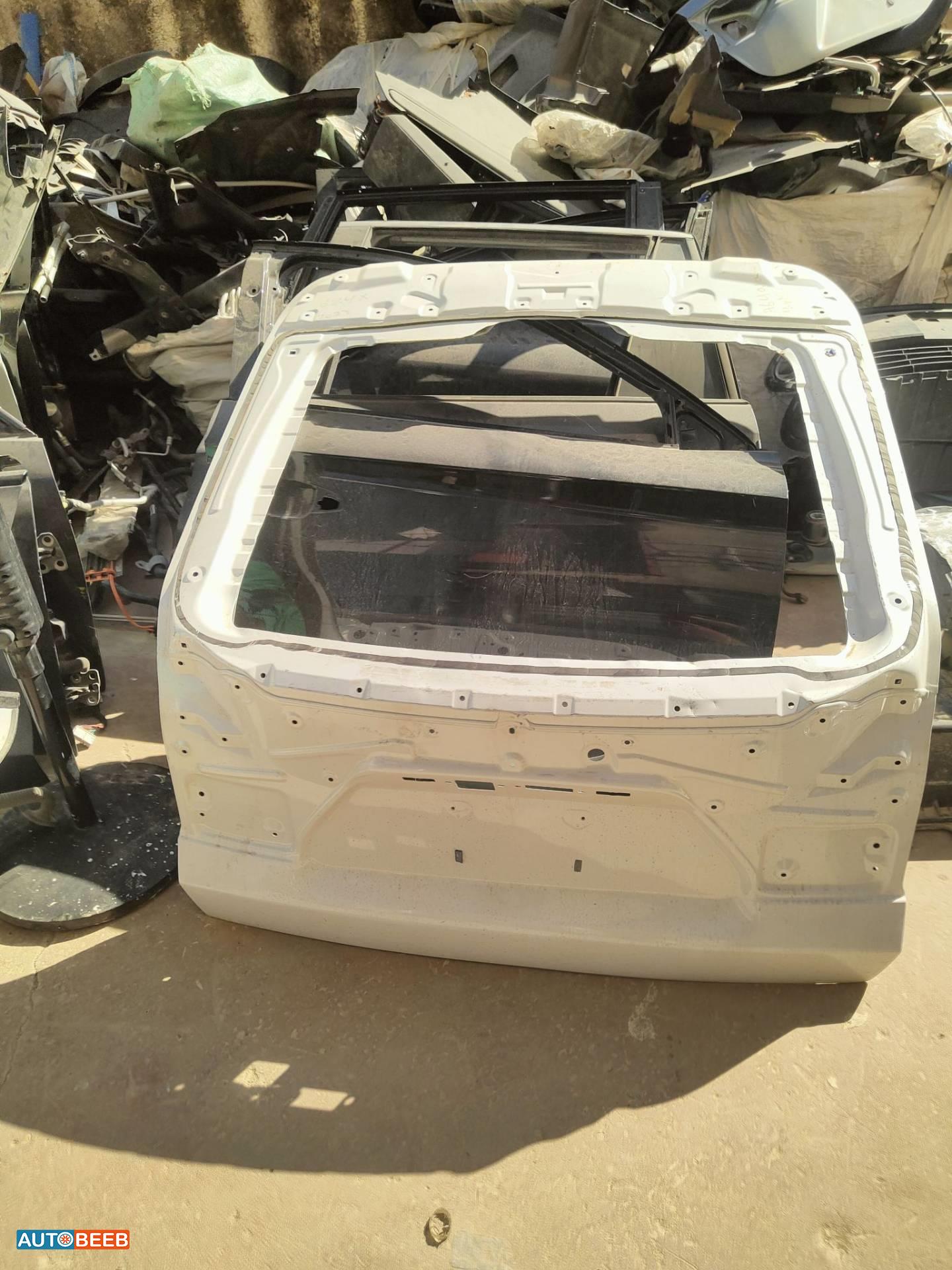 غطاء خلفي تويوتا bz4x 2023 2024