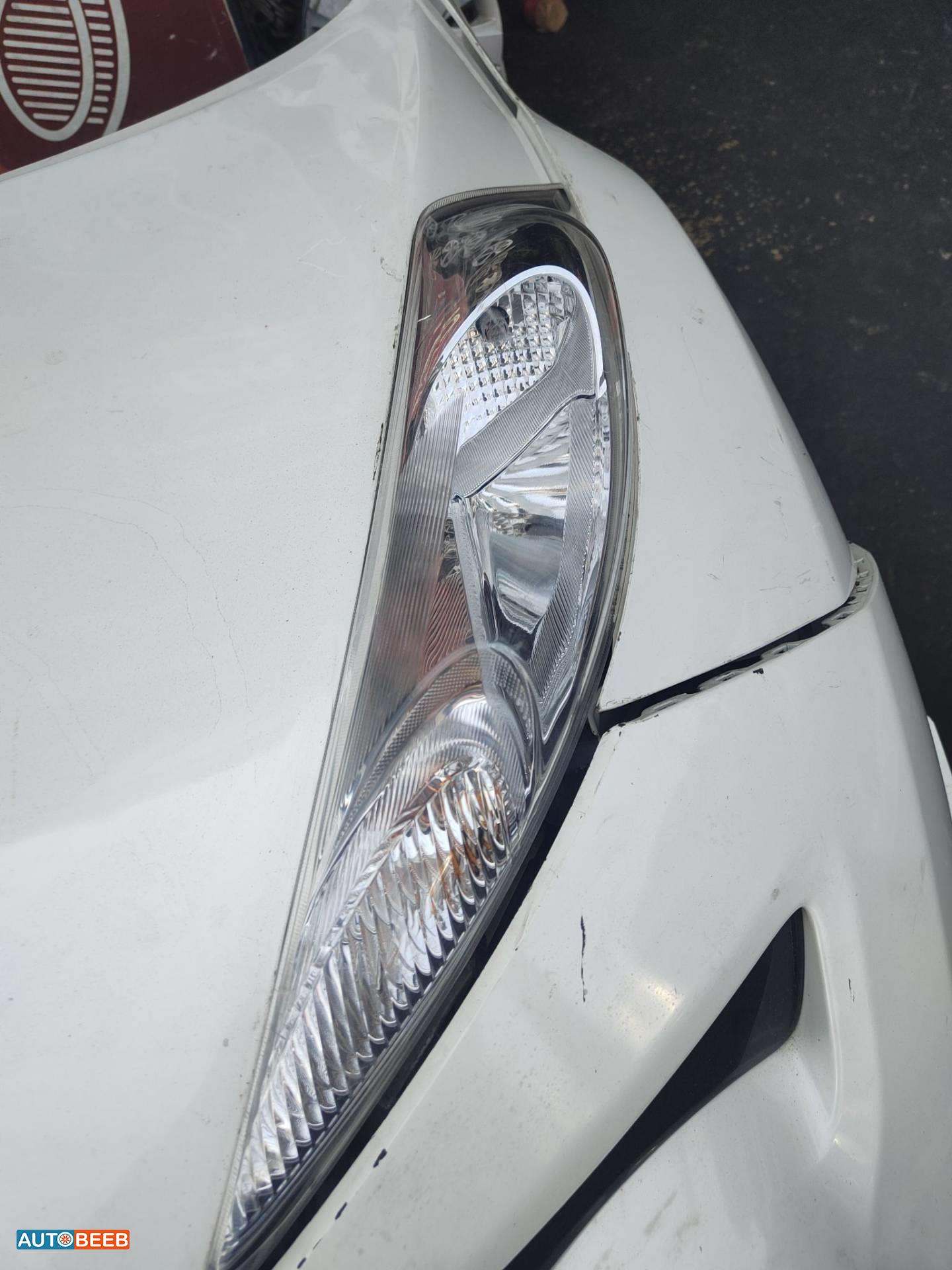 ضوء امامي شمال نيسان جوك تيربو 2014 2015 2016