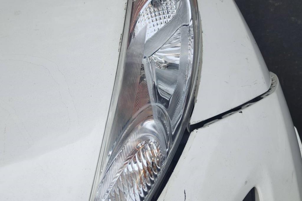 ضوء امامي شمال نيسان جوك تيربو 2014 2015 2016