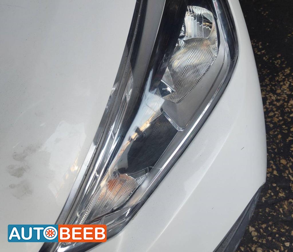 ضوء امامي شمال نيسان كيكس 2021 2022