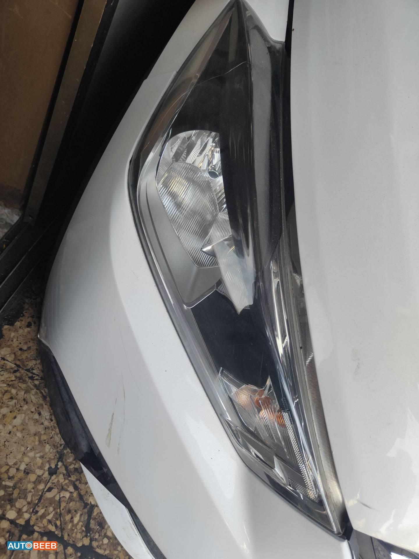 ضوء امامي يمين نيسان كيكس 2021 2022