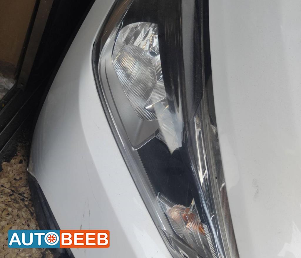 ضوء امامي يمين نيسان كيكس 2021 2022