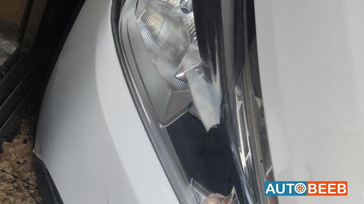 ضوء امامي يمين نيسان كيكس 2021 2022