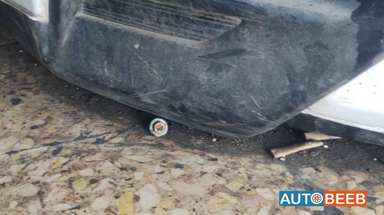 كشاف امامي يمين نيسان كيكس 2021 2022