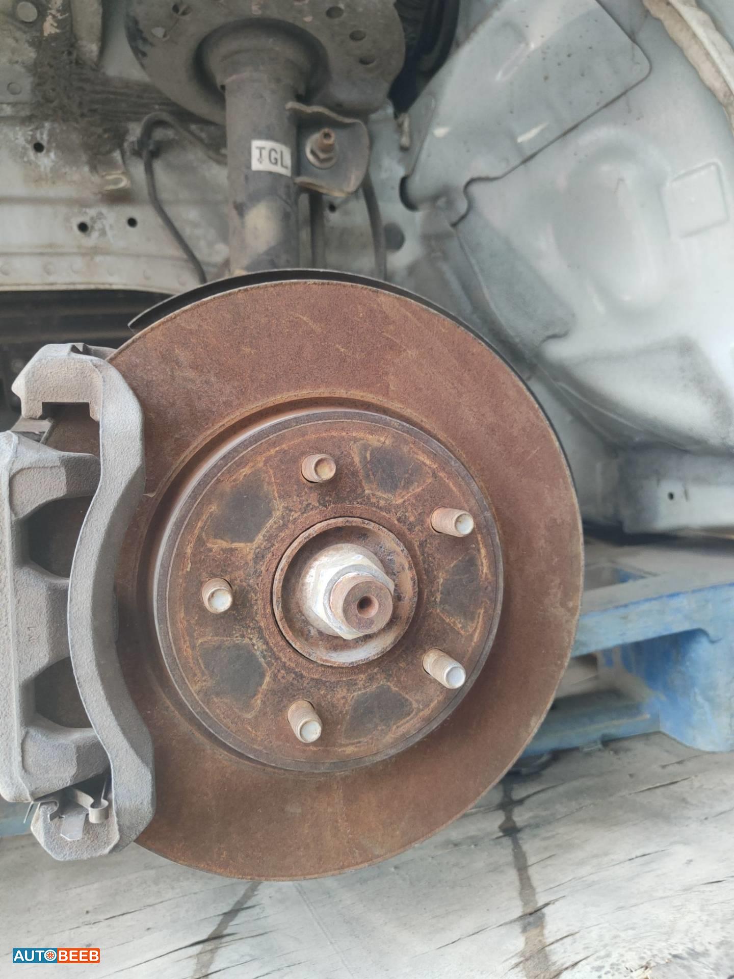 هب عجل امامي نيسان ليف 2014 2015