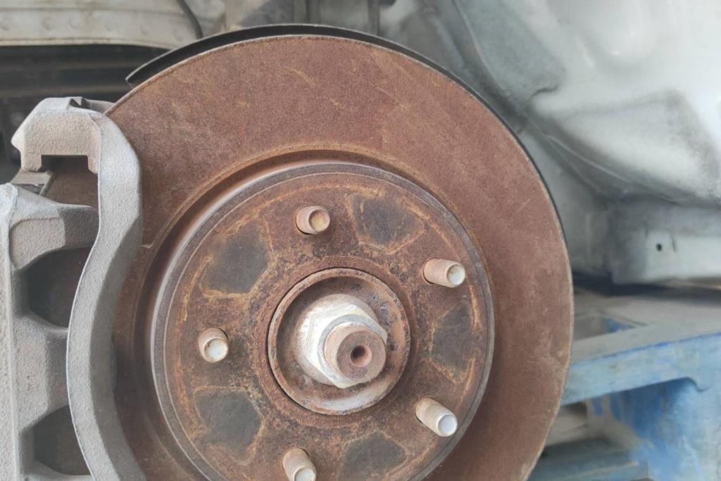 هب عجل امامي نيسان ليف 2014 2015