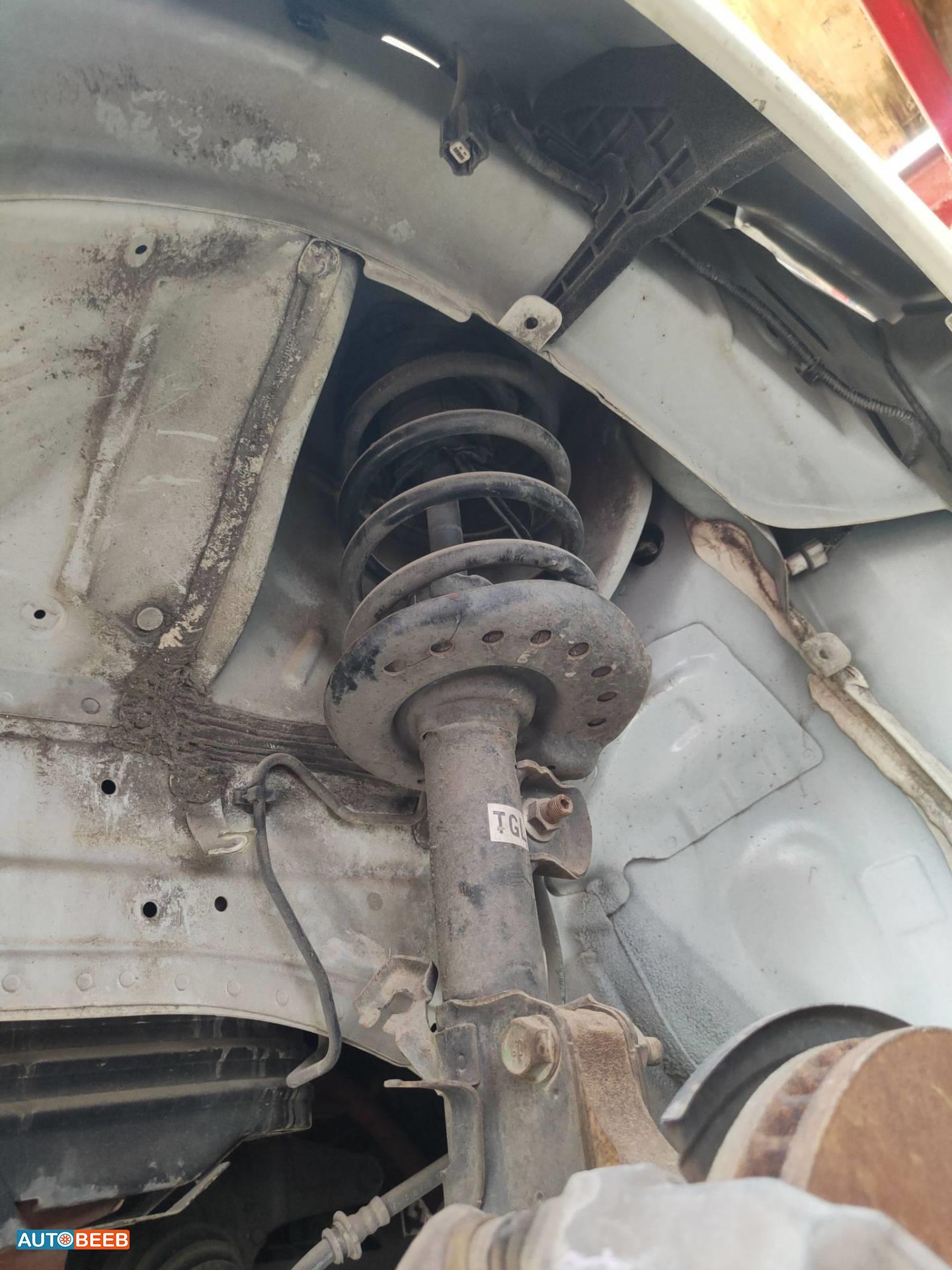  Shock Absorber Nissan Leaf